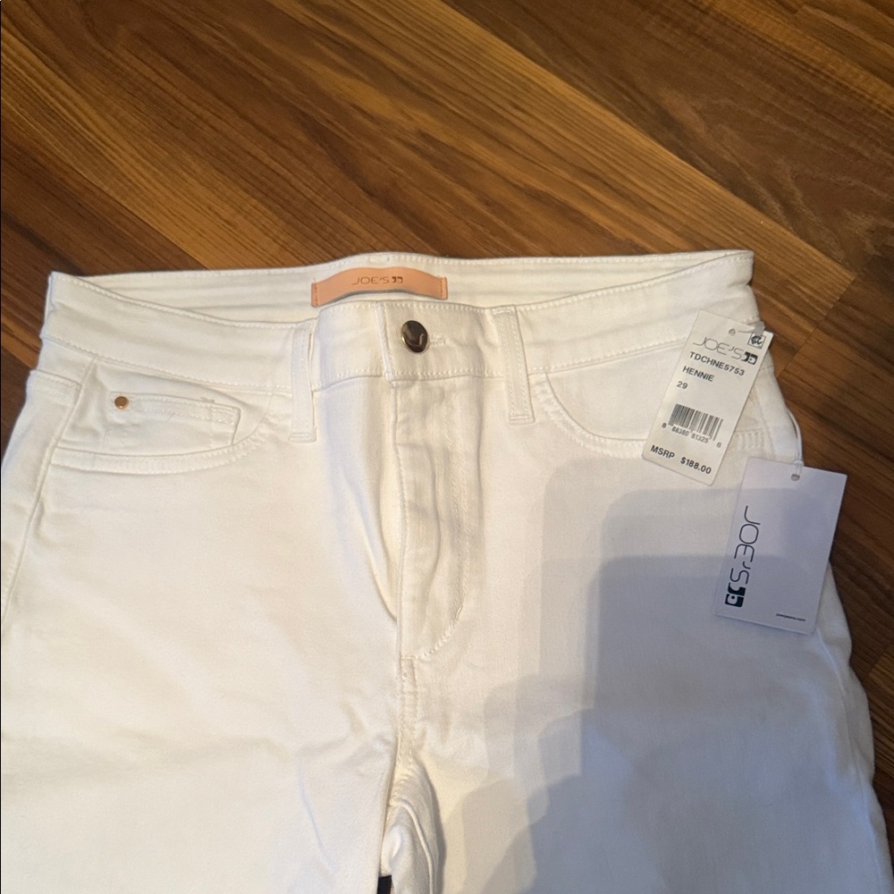 NWT: White Jeans by Joe's size 29